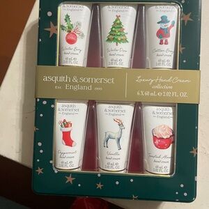 Holiday hand cream set